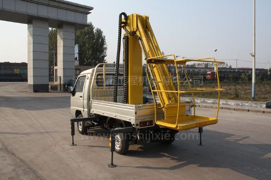 點(diǎn)擊查看詳細(xì)信息<br>標(biāo)題：小型電動(dòng)高空作業(yè)車(chē) 閱讀次數(shù)：3748