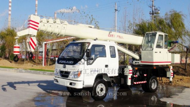 點(diǎn)擊查看詳細(xì)信息<br>標(biāo)題：8噸汽車(chē)吊 閱讀次數(shù)：3446