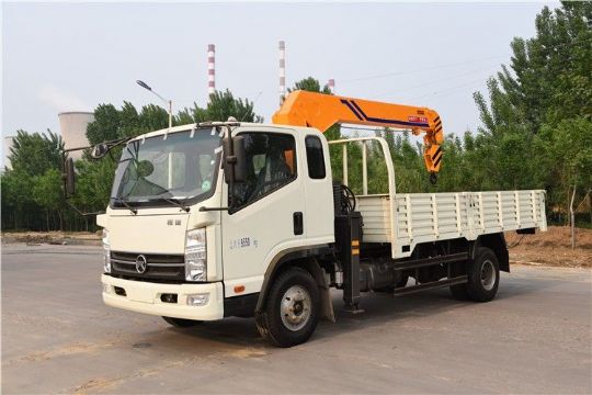 點(diǎn)擊查看詳細(xì)信息<br>標(biāo)題：5噸凱馬隨車(chē)吊 閱讀次數(shù)：2826