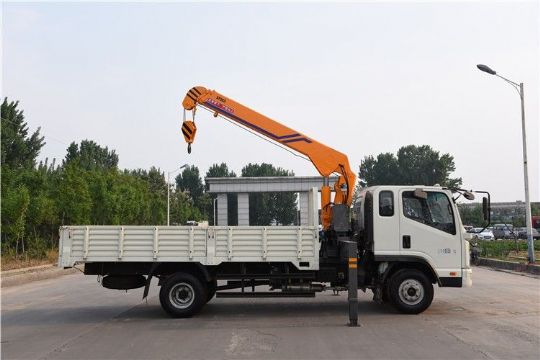 點(diǎn)擊查看詳細(xì)信息<br>標(biāo)題：5噸凱馬隨車(chē)吊3節(jié)臂 閱讀次數(shù)：3077