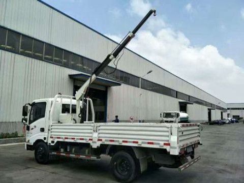 點(diǎn)擊查看詳細(xì)信息<br>標(biāo)題：車載小吊機(jī) 閱讀次數(shù)：2492