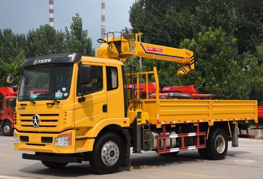 點擊查看詳細信息<br>標題：8噸大運隨車吊 閱讀次數(shù)：2296