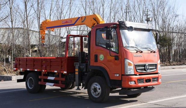 點擊查看詳細信息<br>標題：3.2噸大運隨車吊 閱讀次數(shù)：2353