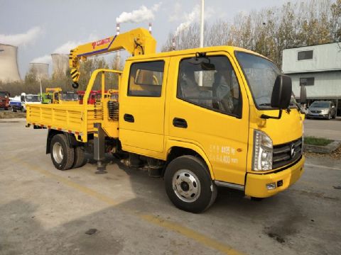 點擊查看詳細信息<br>標題：凱馬雙排隨車吊 閱讀次數(shù)：2423