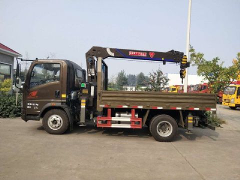 點(diǎn)擊查看詳細(xì)信息<br>標(biāo)題：4噸重汽豪沃隨車吊 閱讀次數(shù)：2421