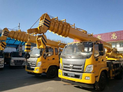 點擊查看詳細信息<br>標題：12噸福田汽車吊 閱讀次數(shù)：2501