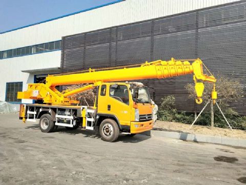 點擊查看詳細信息<br>標題：12噸凱馬汽車吊 閱讀次數(shù)：2445