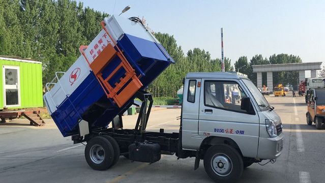 點(diǎn)擊查看詳細(xì)信息<br>標(biāo)題：藍(lán)牌時(shí)風(fēng)風(fēng)菱垃圾車(chē) 閱讀次數(shù)：2613