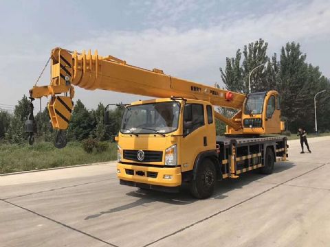 點(diǎn)擊查看詳細(xì)信息<br>標(biāo)題：16噸東風(fēng)汽車吊 閱讀次數(shù)：2440