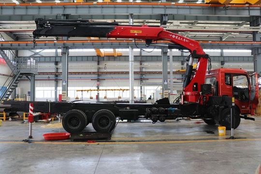 點(diǎn)擊查看詳細(xì)信息<br>標(biāo)題：25噸折臂吊 閱讀次數(shù)：2889